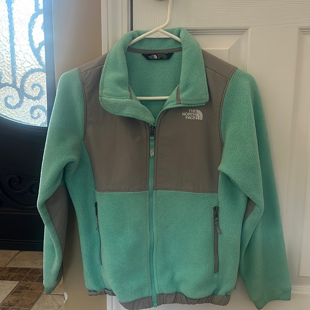 Girls North Face jacket size 10/12